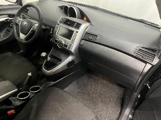 Toyota Verso Verso MPV 1.8 16V VVT-i (2ZRFAE) [108kW]  (04-2009/08-2018) picture 13