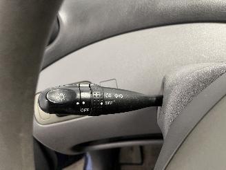 Toyota Yaris Yaris (P1) Hatchback 1.3 16V VVT-i (2SZFE) [64kW]  (04-2002/09-2005) picture 30