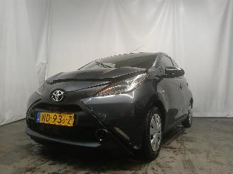 skadebil auto Toyota Aygo Aygo (B40) Hatchback 1.0 12V VVT-i (1KR-FE) [51kW]  (05-2014/06-2018) 2017/1