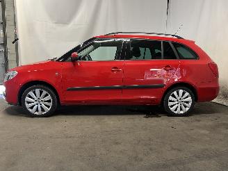 Skoda Fabia Fabia II Combi Combi 5-drs 1.4i 16V (BXW) [63kW]  (10-2007/12-2014) picture 4