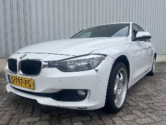 krockskadad bil auto BMW 3-serie 3 serie (F30) Sedan 328i 2.0 16V (N20-B20A) [180kW]  (11-2011/10-2018)= 2014/2