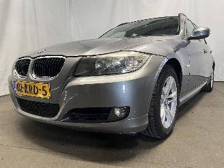 krockskadad bil auto BMW 3-serie 3 serie Touring (E91) Combi 316i 16V (N43-B16A) [90kW]  (09-2008/06-20=
12) 2010/1