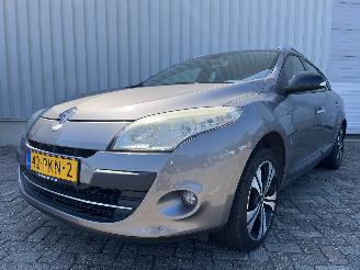 skadebil auto Renault Mégane Megane III Grandtour (KZ) Combi 5-drs 1.4 16V TCe 130 (H4J-700(H4J-A7)=
) [96kW]  (05-2009/02-2016) 2011/2