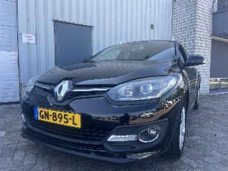 skadebil auto Renault Mégane Megane III Grandtour (KZ) Combi 5-drs 1.2 16V TCE 115 (H5F-400(H5F-A4)=
) [85kW]  (03-2012/02-2016) 2015/7