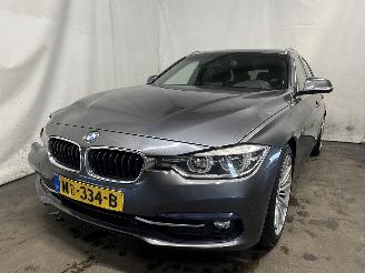 krockskadad bil auto BMW 3-serie 3 serie Touring (F31) Combi 320d 2.0 16V (B47-D20A) [120kW]  (07-2012/=
06-2019) 2017/1