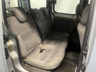 Renault Kangoo Kangoo (KC) MPV 1.6 16V (K4M-752) [70kW]  (06-2001/01-2008) picture 15