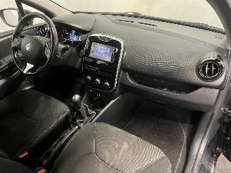 Renault Clio Clio IV Estate/Grandtour (7R) Combi 5-drs 1.5 Energy dCi 90 FAP (K9K-6=
28(K9K-E6)) [66kW]  (11-2012/08-2021) picture 13