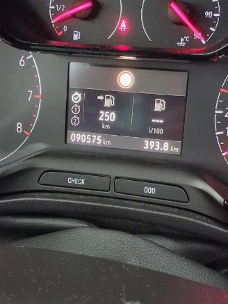 Opel Crossland Crossland (X) SUV 1.2 Turbo 12V (D12XHL(EB2ADT)) [81kW]  (03-2017/...)= picture 2