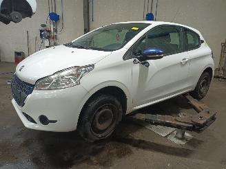 Uttjänta bilar auto Peugeot 208 208 I (CA/CC/CK/CL) Hatchback 1.0 Vti 12V PureTech (EB0(ZMZ)) [50kW]  =
(03-2012/12-2019) 2014/9