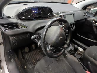Peugeot 208 208 I (CA/CC/CK/CL) Hatchback 1.2 Vti 12V PureTech 82 (EB2F(HMZ)) [60k=
W]  (03-2012/12-2019) picture 5