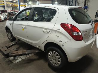 Hyundai I-20 i20 Hatchback 1.2i 16V (G4LA) [57kW]  (09-2008/12-2012) picture 4