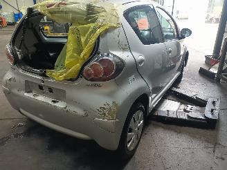 Toyota Aygo Aygo (B10) Hatchback 1.0 12V VVT-i (1KR-FE) [50kW]  (07-2005/05-2014) picture 3