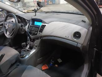 Daewoo Cruze Cruze (300) Sedan 1.8 16V VVT (F18D4(Euro 5)) [104kW]  (05-2009/12-201=
5) picture 5