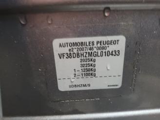 Peugeot 508 508 (8D) Sedan 1.6 BlueHDI 120 (DV6FC(BHZ)) [88kW]  (03-2014/12-2018) picture 6