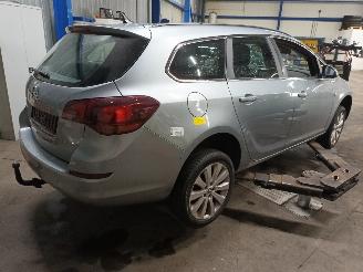 Opel Astra Astra J Sports Tourer (PD8/PE8/PF8) Combi 1.4 Turbo 16V (A14NET(Euro 5=
)) [88kW]  (10-2010/04-2016) picture 3
