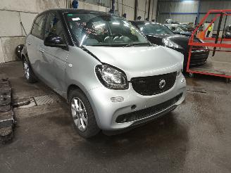 Smart Forfour Forfour (453) Hatchback 5-drs 1.0 12V (M281.920) [52kW]  (07-2014/...)= picture 2