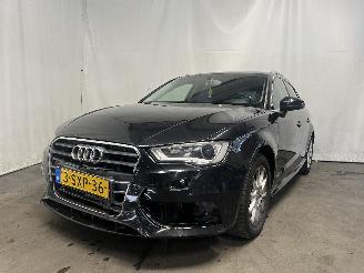 krockskadad bil auto Audi A3 A3 Sportback (8VA/8VF) Hatchback 5-drs 1.6 TDI Ultra 16V (CRKB(Euro 5)=
) [81kW]  (09-2013/10-2020) 2013/12