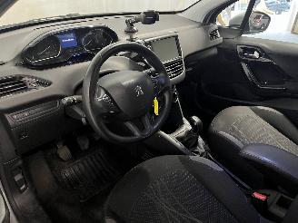 Peugeot 208 208 I (CA/CC/CK/CL) Hatchback 1.0 Vti 12V PureTech (EB0(ZMZ)) [50kW]  =
(03-2012/12-2019) picture 12