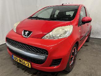 krockskadad bil auto Peugeot 107 107 Hatchback 1.0 12V (384F(1KR)) [50kW]  (06-2005/05-2014) 2010/9
