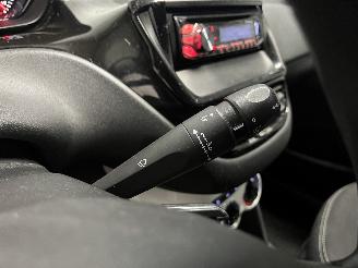 Peugeot 208 208 I (CA/CC/CK/CL) Hatchback 1.0 Vti 12V PureTech (EB0(ZMZ)) [50kW]  =
(03-2012/12-2019) picture 15