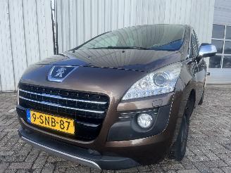 Damaged car Peugeot 3008 3008 I (0U/HU) MPV 2.0 HYbrid4 16V (DW10CTED4(RHC)) [147kW]  (02-2011/=
08-2016) 2013/11