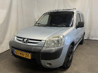  Peugeot Partner Partner Combispace MPV 1.6 16V (TU5JP4(NFU)) [80kW]  (07-2001/03-2008)= 2005/4