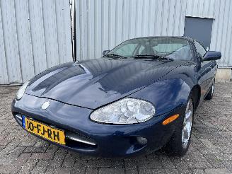 Schadeauto Jaguar XK XK 8 Coupé 4.0 V8 32V (NC(AJ27)) [209kW]  (03-1996/07-2005) 2000/4