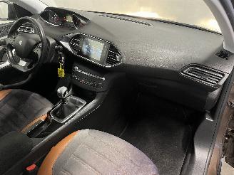 Peugeot 308 308 (L3/L8/LB/LH/LP) Hatchback 5-drs 1.2 12V e-THP PureTech 130 (EB2DT=
S(HNY)) [96kW]  (11-2013/06-2021) picture 13