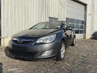 krockskadad bil auto Opel Astra Astra J (PC6/PD6/PE6/PF6) Hatchback 5-drs 2.0 CDTI 16V 160 Ecotec (A20=
DTH) [118kW]  (12-2009/05-2011) 2010/5