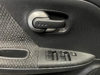 Nissan Note Note (E11) MPV 1.4 16V (CR14DE) [65kW]  (01-2006/08-2013) picture 24