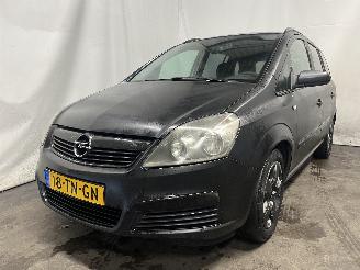 krockskadad bil auto Opel Zafira Zafira (M75) MPV 1.6 16V (Z16XEP(Euro 4)) [77kW]  (07-2005/09-2012) 2006/11