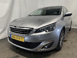 skadebil auto Peugeot 308 308 (L3/L8/LB/LH/LP) Hatchback 5-drs 1.2 12V e-THP PureTech 130 (EB2DT=
S(HNY)) [96kW]  (11-2013/06-2021) 2017/2