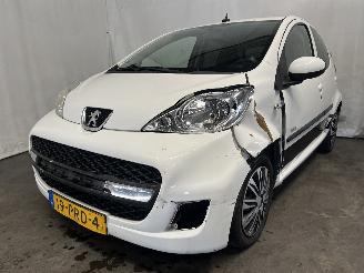 Vaurioauto  passenger cars Peugeot 107 107 Hatchback 1.0 12V (384F(1KR)) [50kW]  (06-2005/05-2014) 2011/3