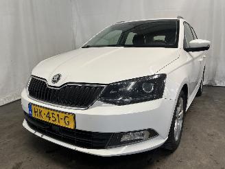krockskadad bil auto Skoda Fabia Fabia III Combi (NJ5) Combi 5-drs 1.4 TDI 16V 90 Greentech (CUSB(Euro =
6)) [66kW]  (10-2014/12-2022) 2015/11