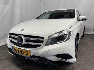 skadebil auto Mercedes A-klasse A (W176) Hatchback 1.6 A-180 16V (M270.910) [90kW]  (09-2012/05-2018) 2012/11