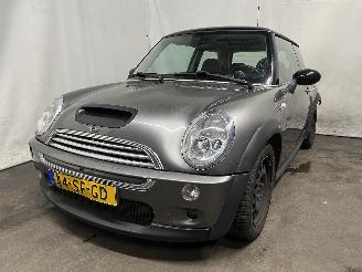 skadebil auto Mini Mini Mini (R50/53) Hatchback 1.6 16V Cooper S (W11-B16A) [120kW]  (03-2002/=
09-2006) 2004/2