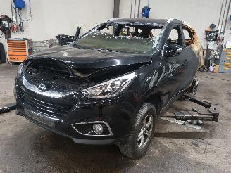Salvage car Hyundai Ix35 iX35 (LM) SUV 1.6 GDI 16V (G4FD(Euro 4)) [99kW]  (11-2010/09-2015) 2015/5
