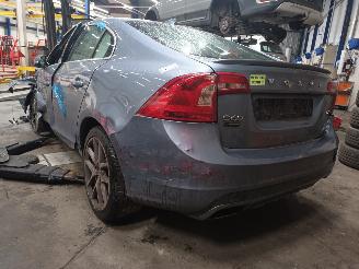 Volvo S-60 S60 II (FS) Sedan 2.0 D3 16V (D4204T9) [110kW]  (03-2015/05-2018) picture 4