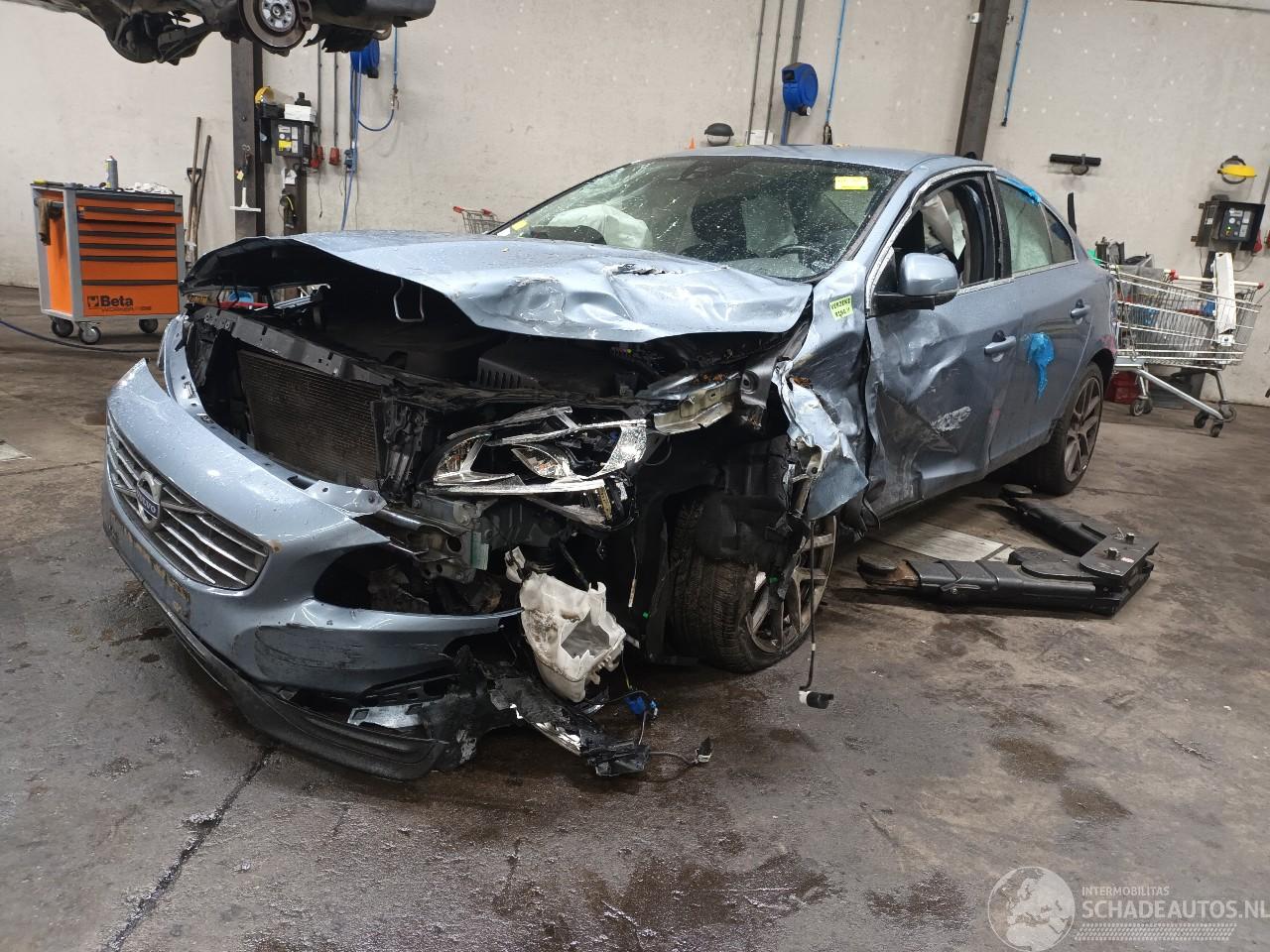 Volvo S-60 S60 II (FS) Sedan 2.0 D3 16V (D4204T9) [110kW]  (03-2015/05-2018)