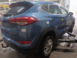 Hyundai Tucson Tucson (TL) SUV 1.6 GDi 16V 2WD (G4FD(Euro 4)) [97kW]  (06-2015/09-202=
0) picture 3