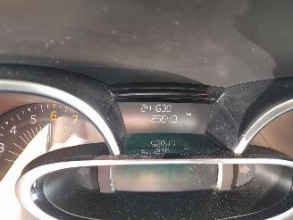 Renault Clio Clio IV Estate/Grandtour (7R) Combi 5-drs 0.9 Energy TCE 90 12V (H4B-4=
00(H4B-A4)) [66kW]  (01-2013/08-2021) picture 2