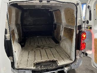 Peugeot Expert Expert (V1/VA/VB/VE/VF/VT/VY) Van 1.5 BlueHDi 100 (DV5RUCd(YHR)) [75kW=
]  (06-2018/04-2025) picture 16