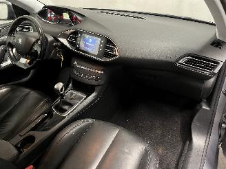 Peugeot 308 308 SW (L4/L9/LC/LJ/LR) Combi 5-drs 1.6 BlueHDi 120 (DV6FC(BHZ)) [88kW=
]  (03-2014/12-2021) picture 12