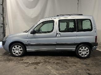 Peugeot Partner Partner Combispace MPV 1.6 16V (TU5JP4(NFU)) [80kW]  (07-2001/03-2008)= picture 4