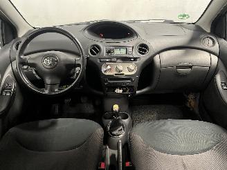 Toyota Yaris Yaris (P1) Hatchback 1.0 16V VVT-i (1SZFE) [48kW]  (03-2003/09-2005) picture 18