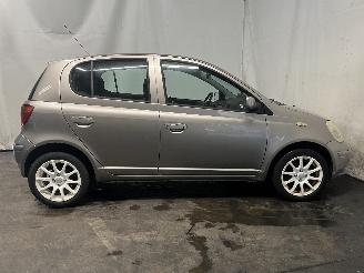 Toyota Yaris Yaris (P1) Hatchback 1.0 16V VVT-i (1SZFE) [48kW]  (03-2003/09-2005) picture 7