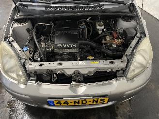 Toyota Yaris Yaris (P1) Hatchback 1.0 16V VVT-i (1SZFE) [48kW]  (03-2003/09-2005) picture 15