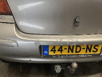 Toyota Yaris Yaris (P1) Hatchback 1.0 16V VVT-i (1SZFE) [48kW]  (03-2003/09-2005) picture 11