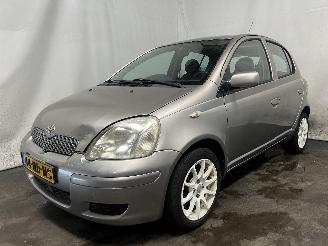 Toyota Yaris Yaris (P1) Hatchback 1.0 16V VVT-i (1SZFE) [48kW]  (03-2003/09-2005) picture 3