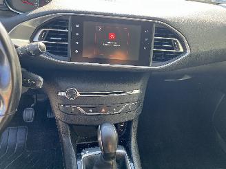Peugeot 308 308 (L3/L8/LB/LH/LP) Hatchback 5-drs 1.2 12V VTi PureTech 82 (EB2F(HMZ=
)) [60kW]  (09-2013/06-2021) picture 19